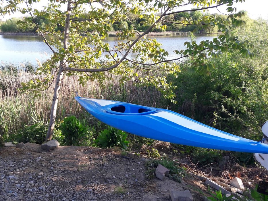 Vand caiac in stare buna