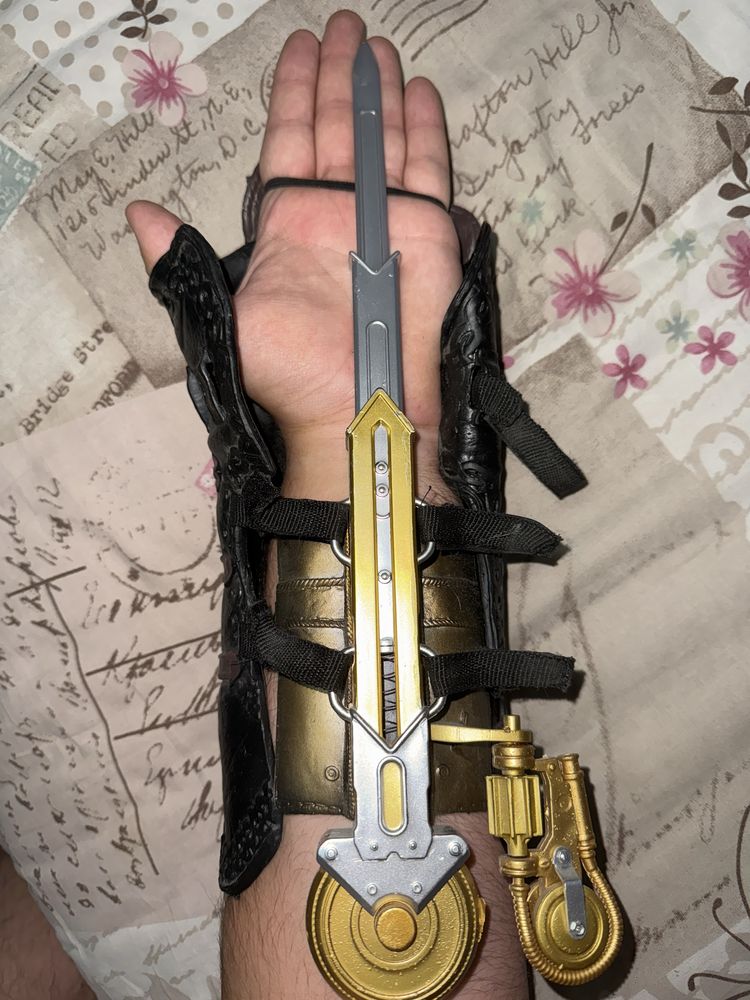 Assassin’s Creed Blade + Assassin’s Creed Notebook