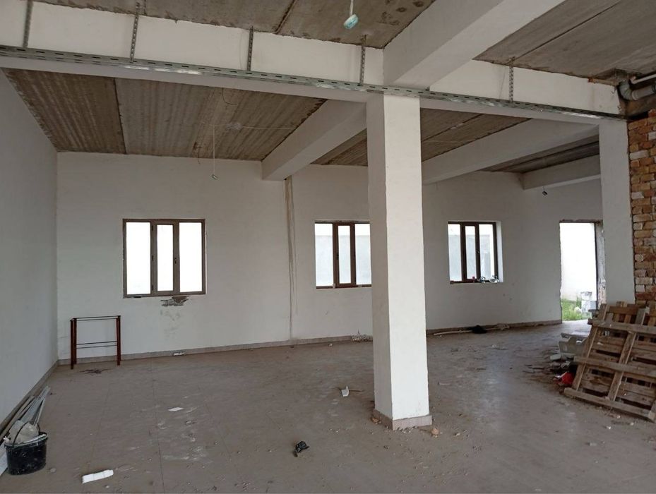 Нежилое помещение 181м2 продаётся вдоль дороги Янгихаёт  можно Бартер