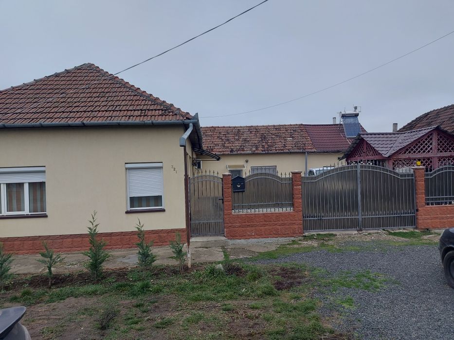 Vand casa  in Alunis