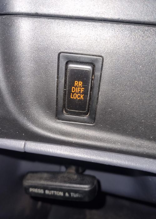 Toyota Hilux EX 270 din 2005 2.5 d4D 102 cai vamă plătită, model Tiger