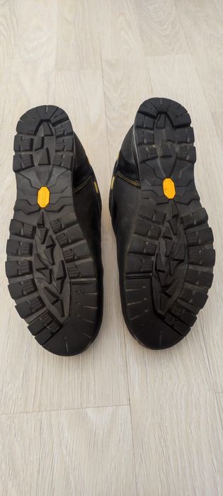 Vând semi ghete GARMONT