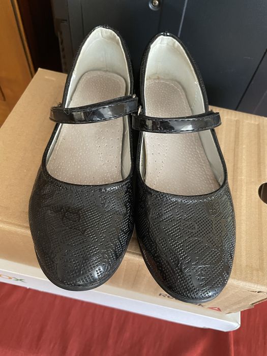 Естествена кожа пантофи