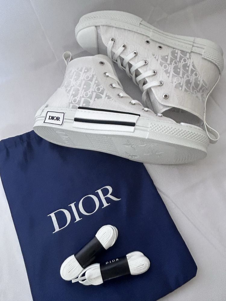 Dior b23 с кутия и всички аксесоари.  Balenciaga track,Louis vuitton