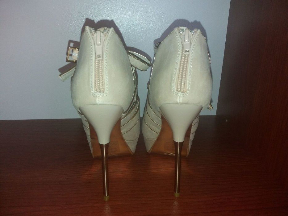 Елегантни обувки на висок ток Shoedazzle* 39 номер