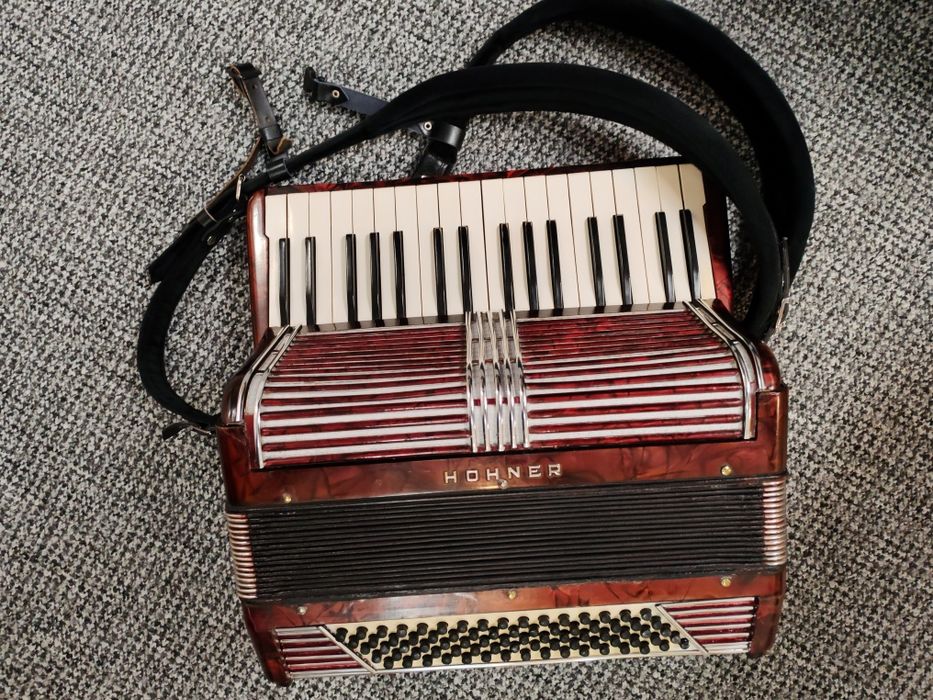 Vind acordeon hohner Verdi 2--80 basi