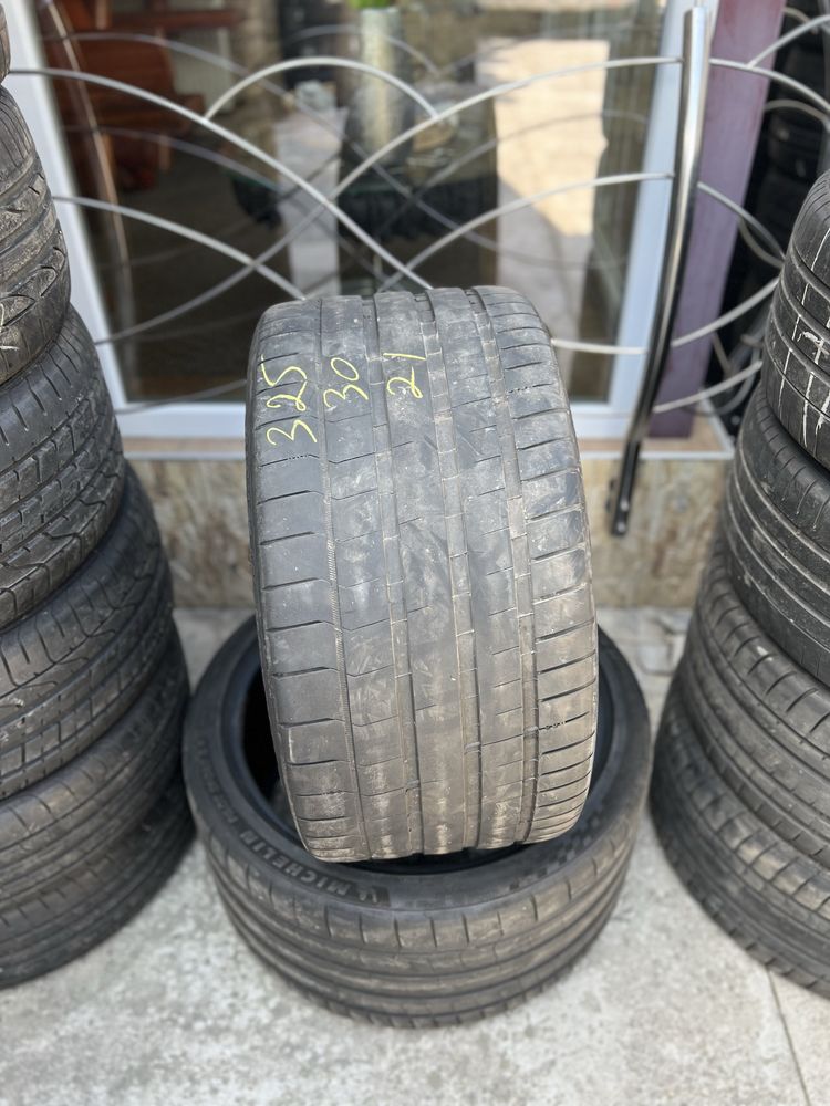 Două anvelope de vară 325/30R21 Michelin!