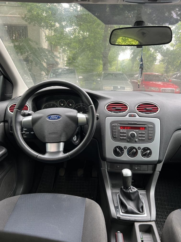 Ford Focus 1.6 benzină