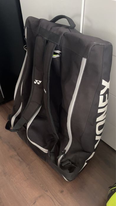 продам теннисную сумку