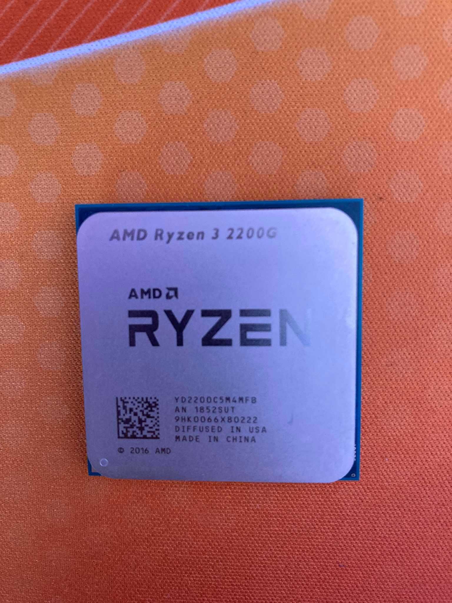 Процесор AMD RYZEN 3 2200G 4 x 3.7GHz Radeon Vega 8