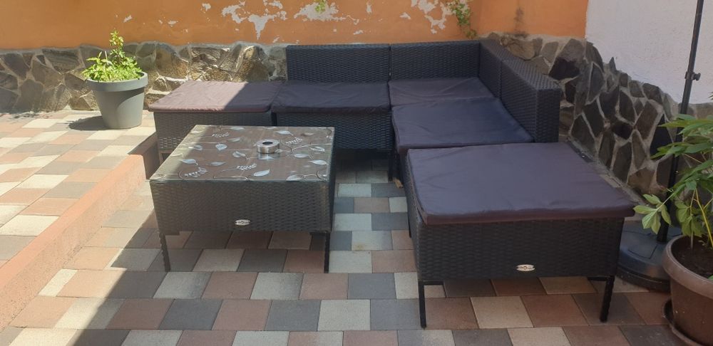 Vand coltar ratan de curte