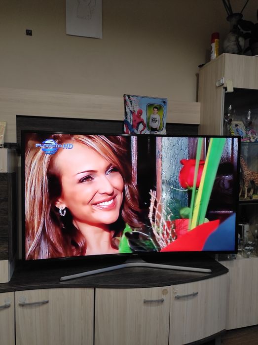 Смарт Телевизор SAMSUNG CURVED 55 инча Ultra HD 4K