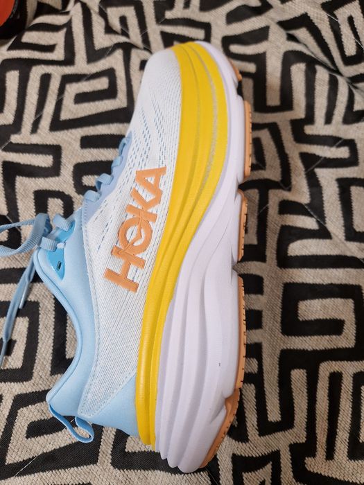 Vând pantofi de sport