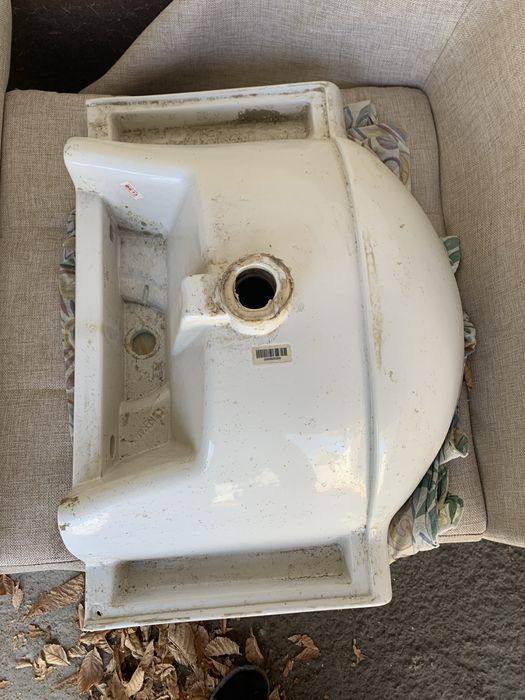 продается раковина (керамика)