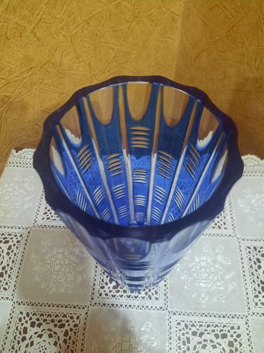 Красивая, редкая винтажная ваза , кобальтовый двухслойный хрусталь. За