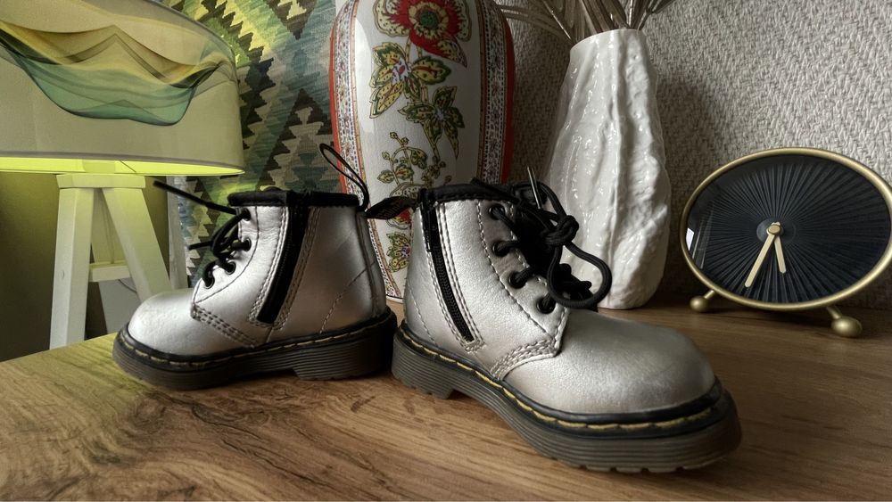 Детски кожени обувки Dr.Martens номер 19