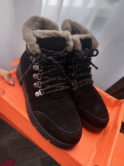 Продам Ботинки 37р