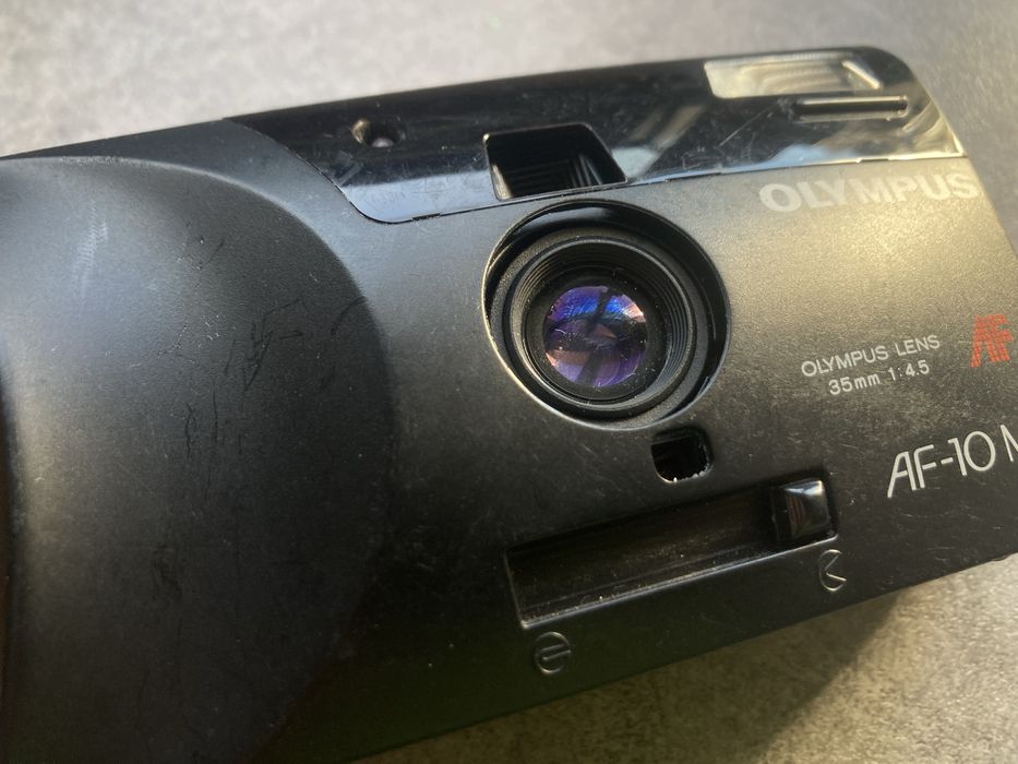 Olympus AF 10 mini aparat foto pe film 35mm