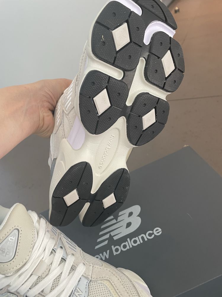 New Balance 9060