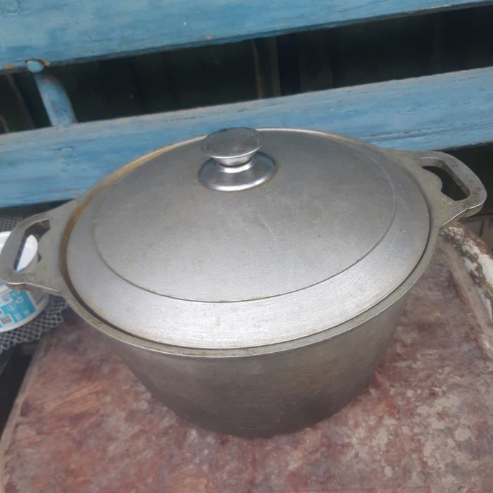 Продам чугунный казан