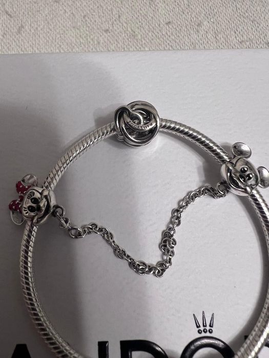 vand bratara Pandora multiple talismane