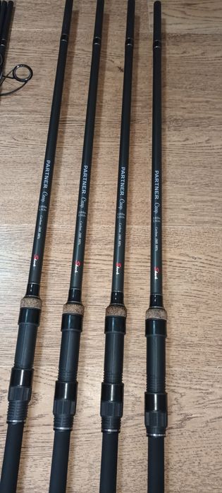 Set 3 Lansete Crap Partner 3.60 din 3 tronsoane + 3 Mulinete J3 60FR
