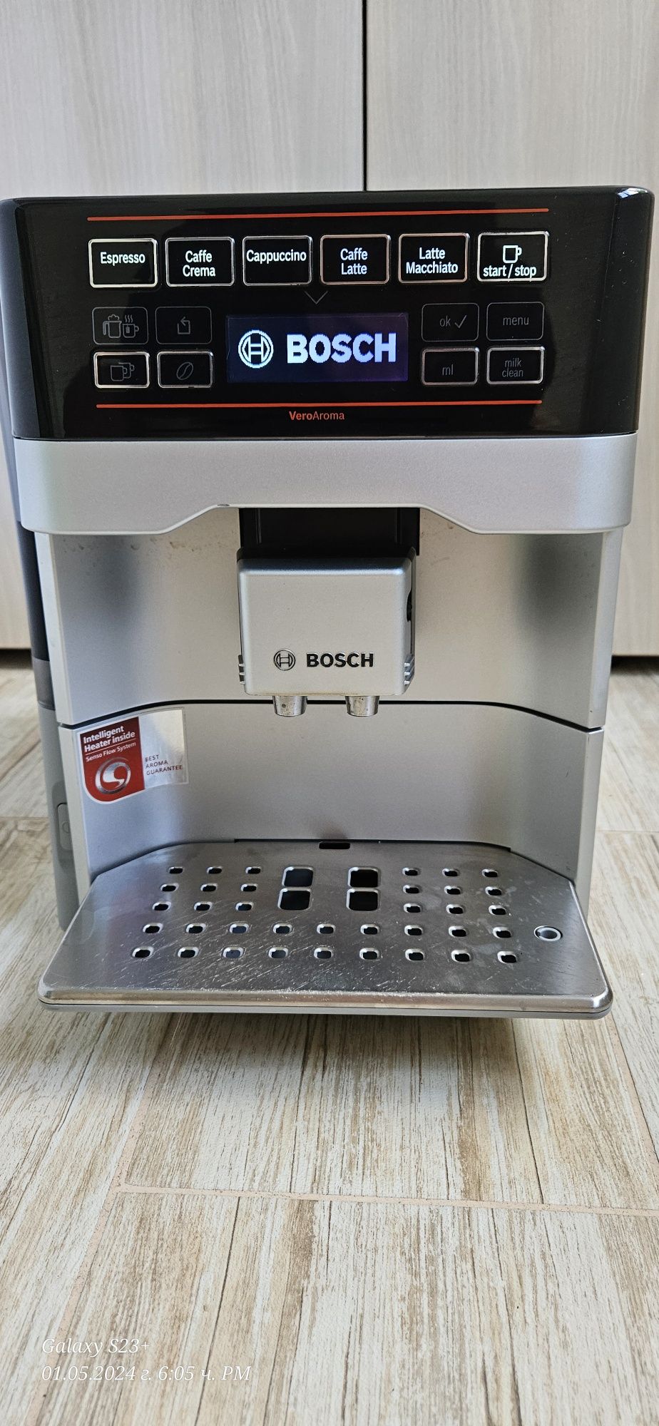 Кафе машина Bosch veroaroma  кафе робот