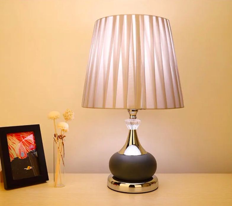 Светильник настольный, прикроватный