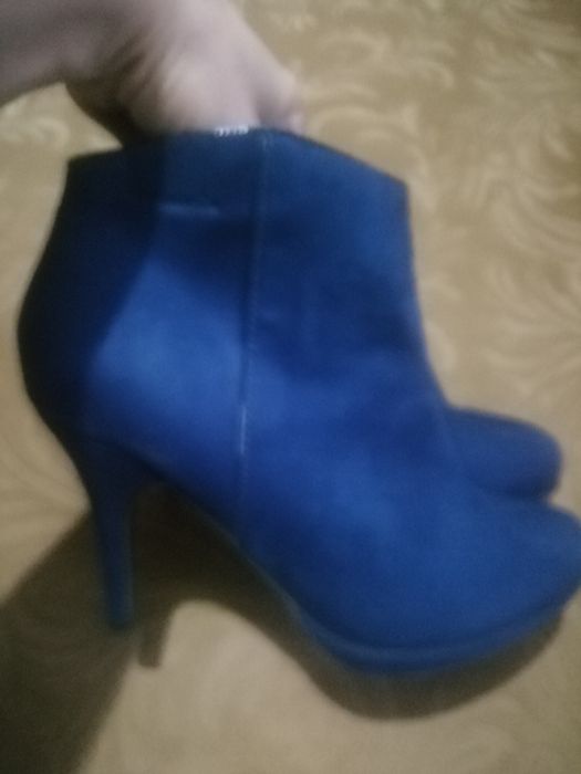 Продам полусапожки абсолютно новые.