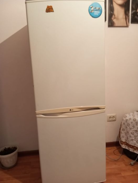 Продаётся холодильник LG