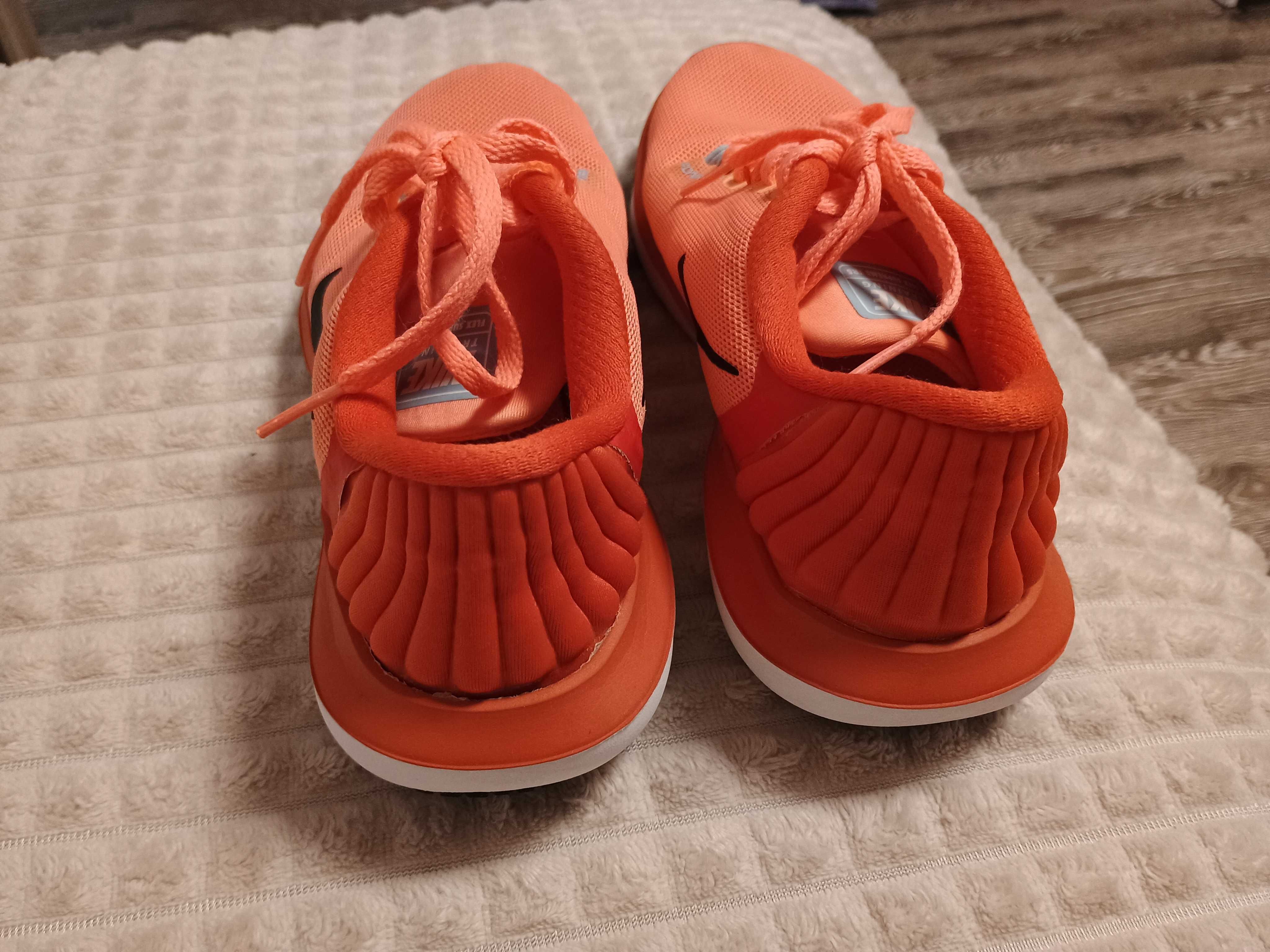Дамски маратонки nike