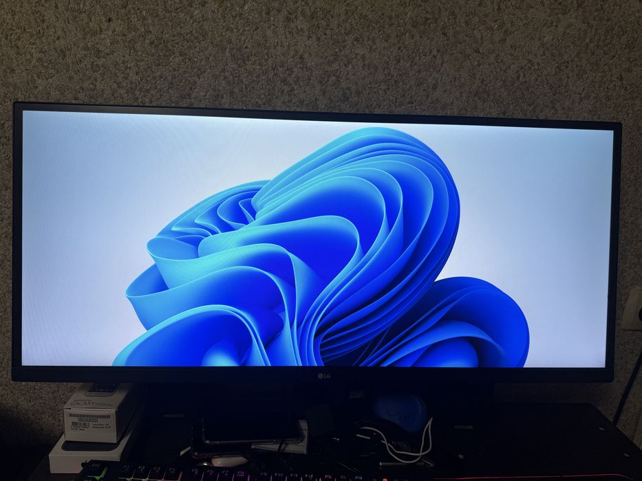 Монитор LG  34 дюма