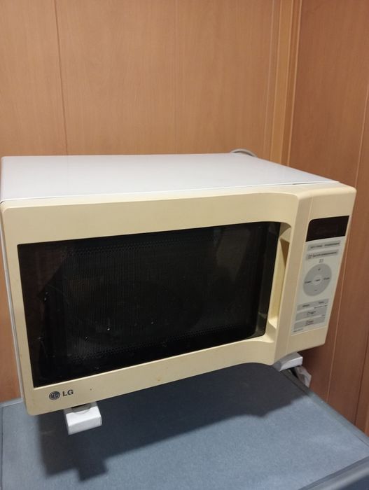 Продам микроволновую печь