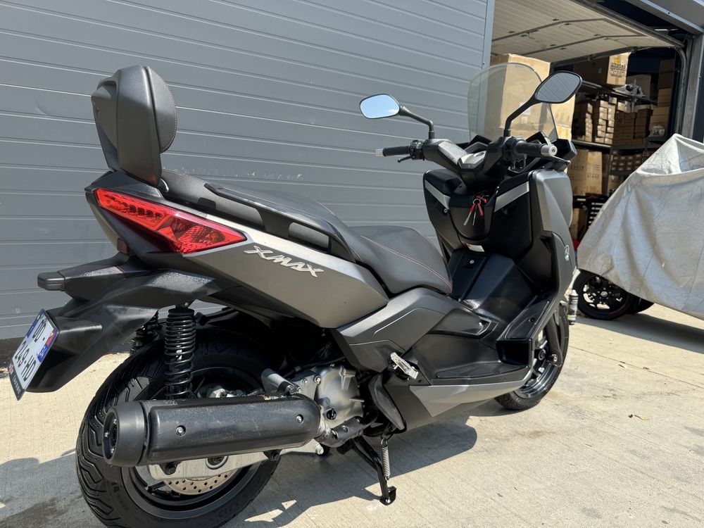 FunMoto vinde Yamaha XMax 125 permis Cat B