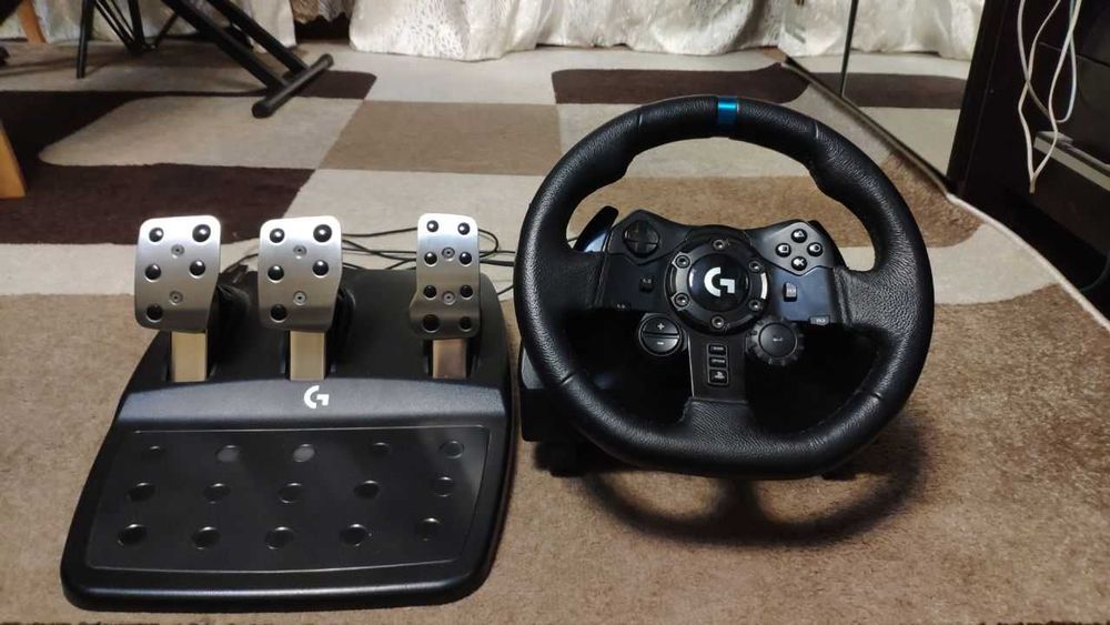 Игровой руль Logitech G923