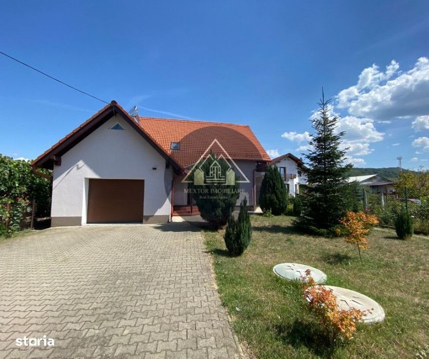 Casă mare și modernă