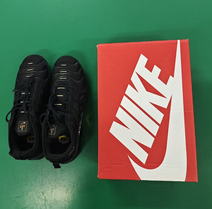 Nike vapormax plus обувки