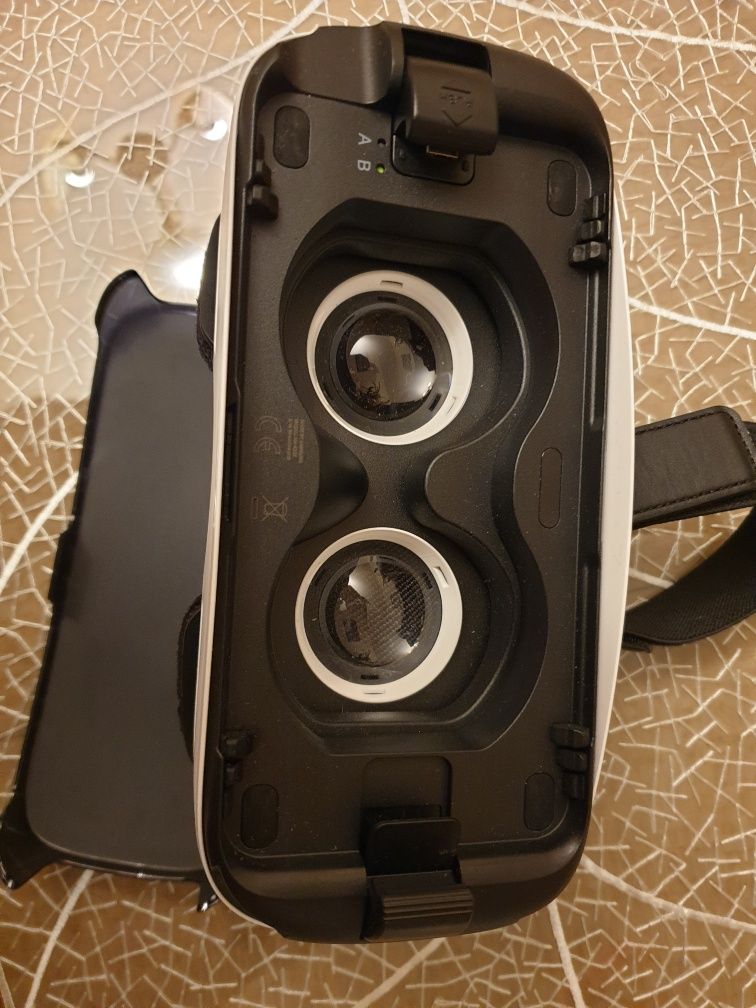 Очила за виртуална реалност Samsung Gear VR