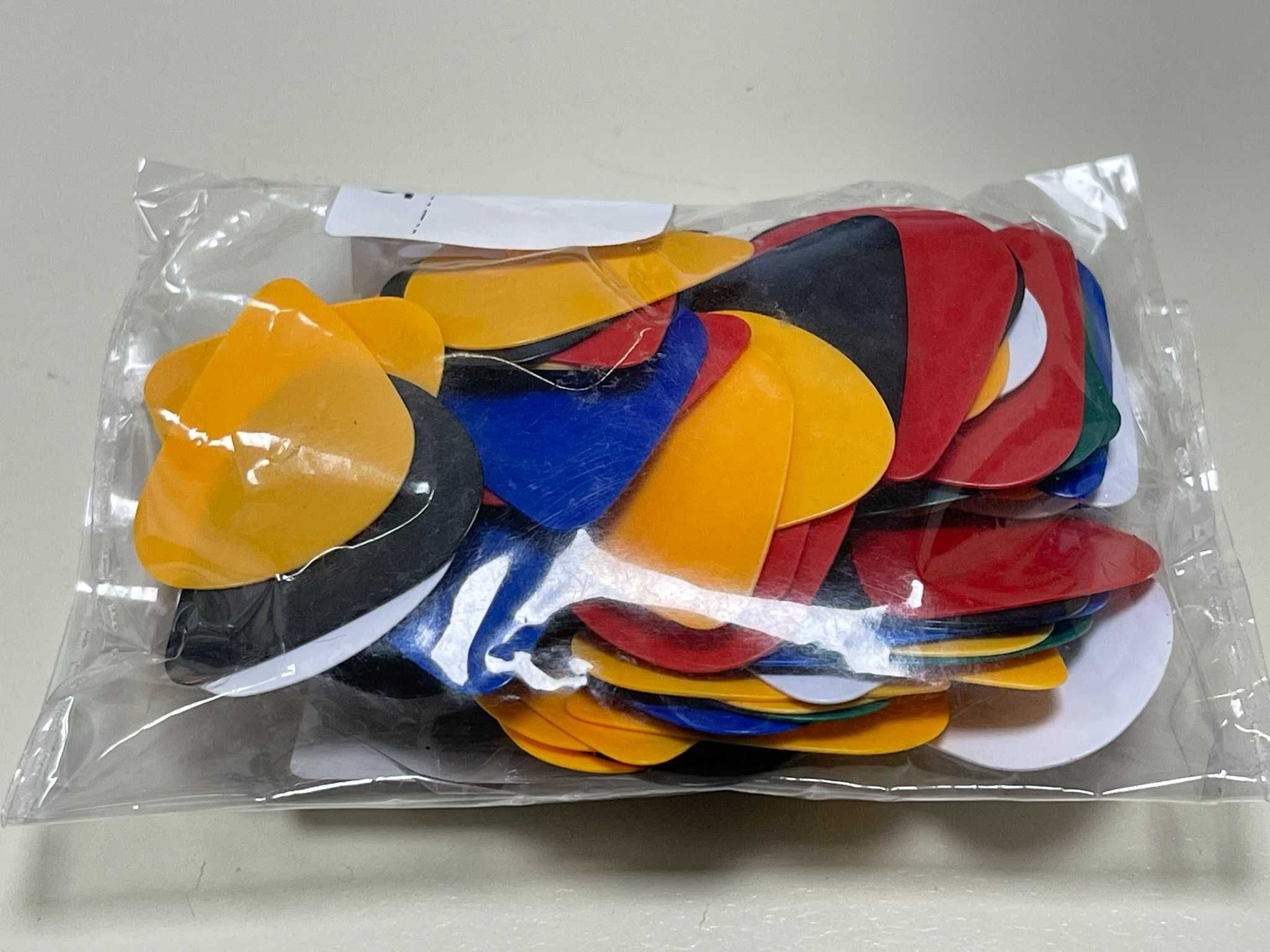 Перца за китара 100бр. плик Guitar Picks