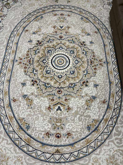 Ковер б/у, размер 5/3