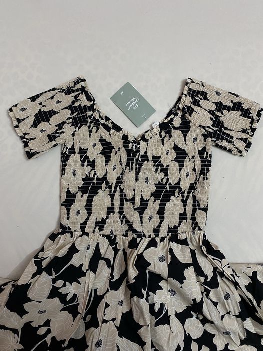 Rochie cu umerii goi H&M