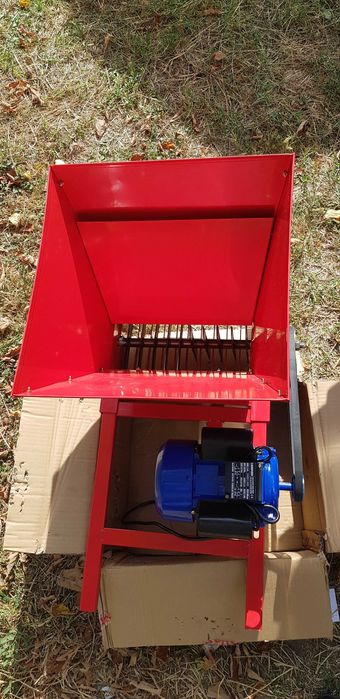 Zdrobitor/Tocator fructe & legume electric 500K/Ora,CAMPION Ural 2,5kW