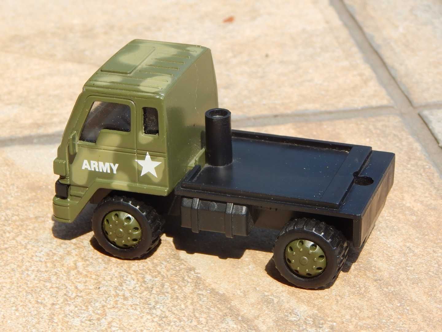 Macheta jucarie cap tractor camion militar sc 1:50