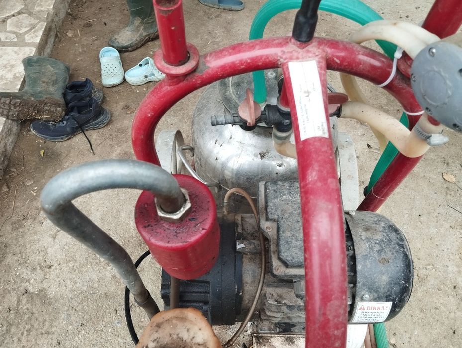 Доилна машина за две крави