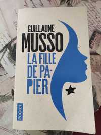 Книга на френски, Гийьом Мюсо, "Момиче от хартия"