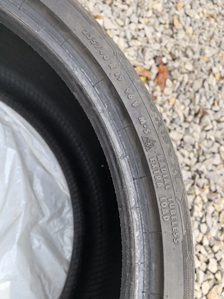235/40 R19 - 4 броя гуми M+S. Barum Polaris 5