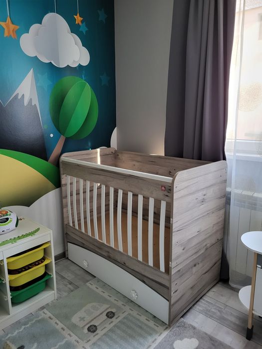 Детско дървено креватче с люлеещ механизъм + подарък Матрак