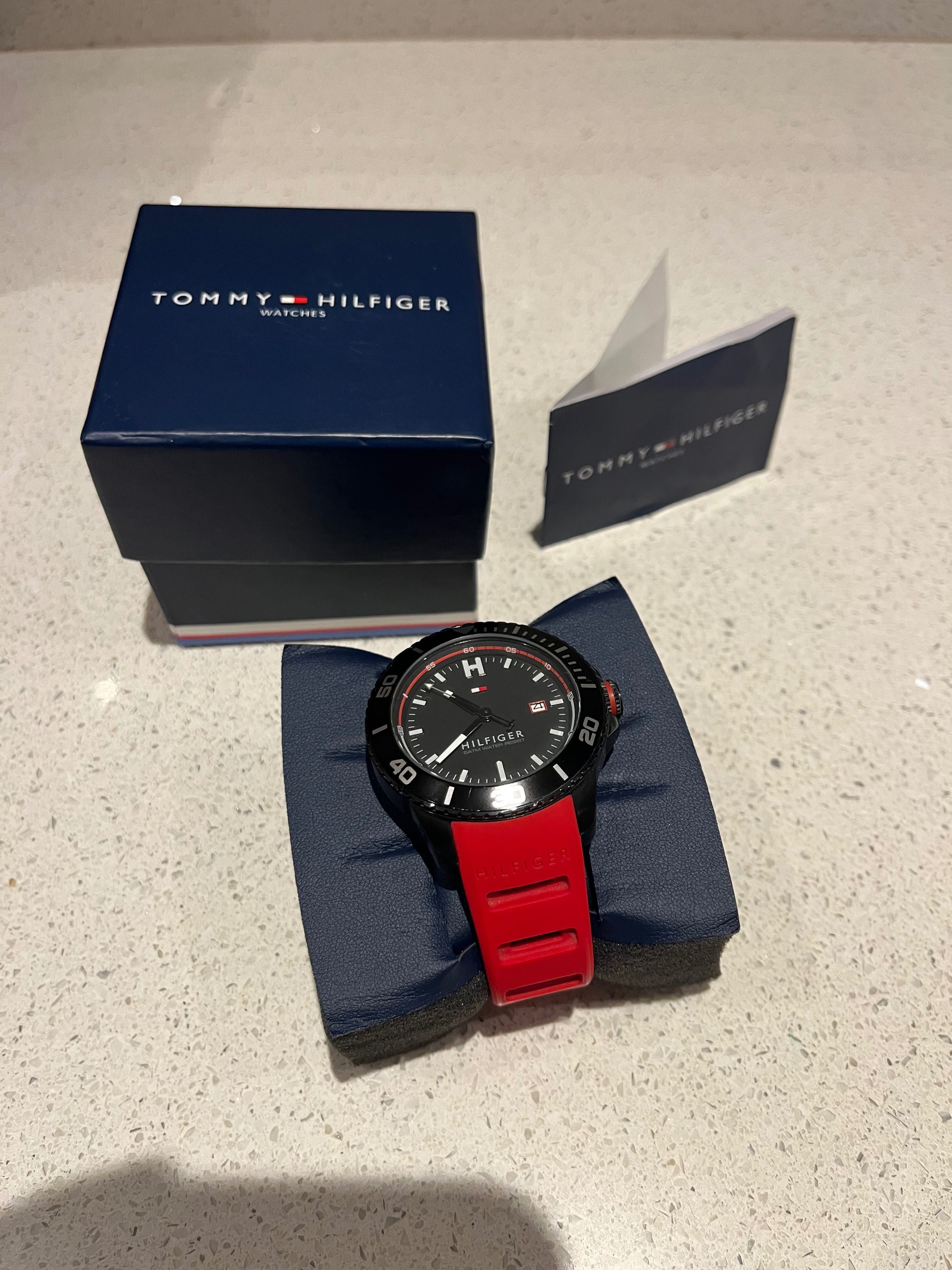 Tommy Hilfiger часовник