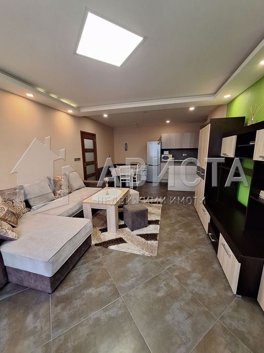 3-стаен в София-Студентски Град, обзаведен с гараж