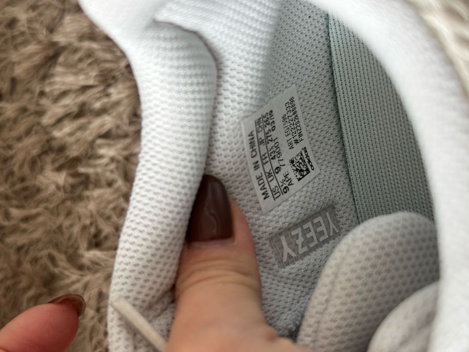 Yeezy Boost 700 Analog Barbati